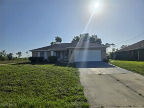 4325 Garden Blvd in Cape Coral, FL - Foto de edificio - Building Photo