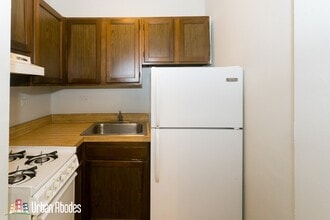 833 W Wolfram St, Unit A09C in Chicago, IL - Foto de edificio - Building Photo