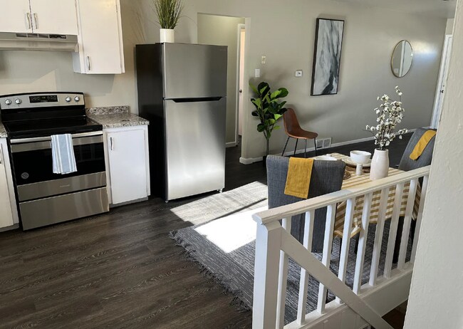 property at 1402 E 14th St