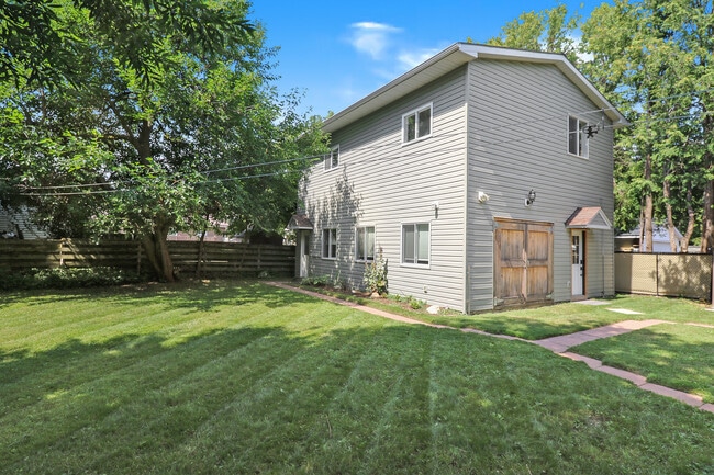 58 Cedar St in Collingwood, ON - Building Photo - Building Photo