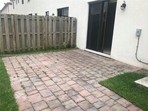 8965 NW 98th Ave in Doral, FL - Building Photo - Building Photo