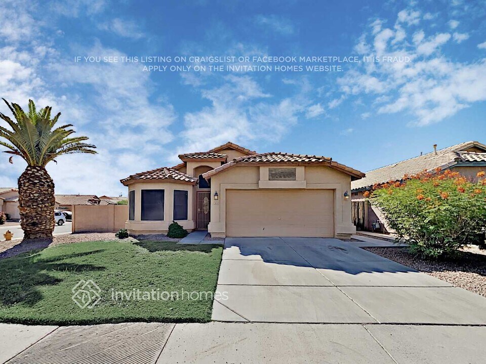2404 N 125th Dr in Avondale, AZ - Foto de edificio