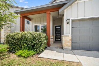 11672 Folsom Pass in San Antonio, TX - Building Photo - Building Photo