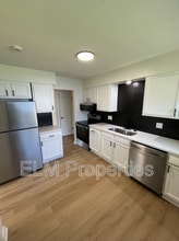 861 Mark Pl in Columbus, OH - Foto de edificio - Building Photo