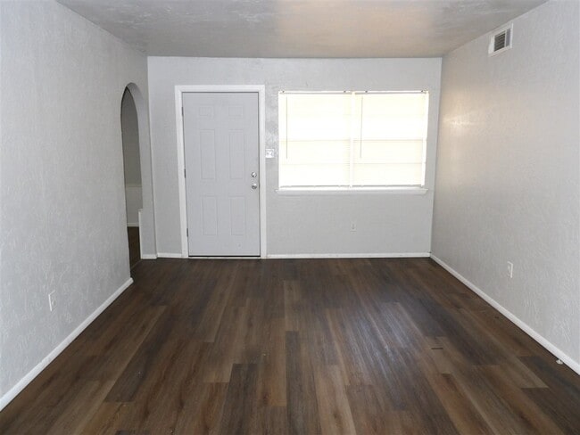 2355 NW 41st St in Lawton, OK - Foto de edificio - Building Photo