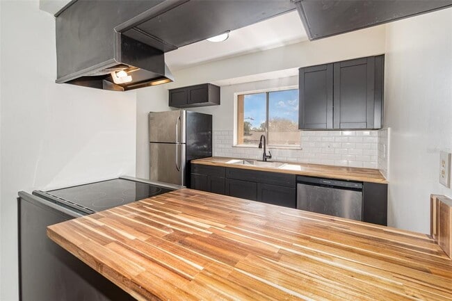 1000 Lake of the Woods Blvd in Fern Park, FL - Building Photo - Building Photo