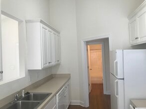 1120 Crescent Meadows Dr, Unit B in Nashville, NC - Foto de edificio - Building Photo