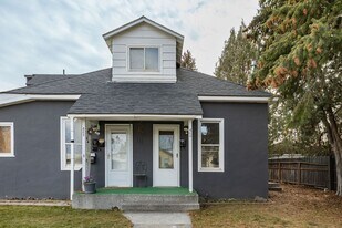 462 10th St in Idaho Falls, ID - Building Photo