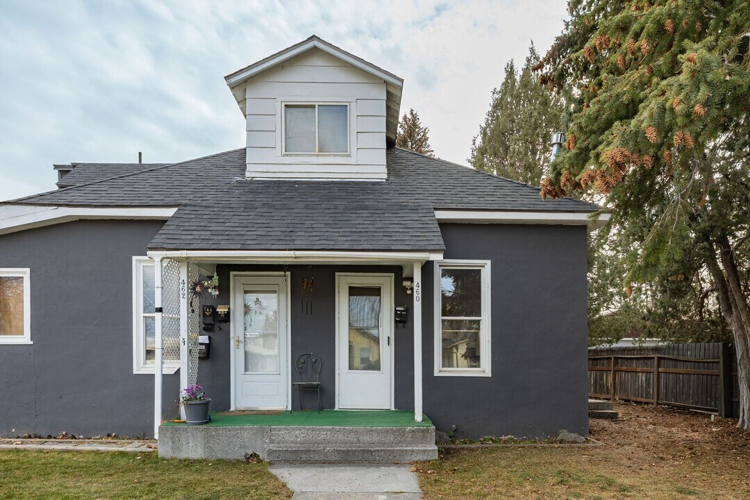 462 10th St in Idaho Falls, ID - Building Photo