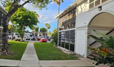 18965 NW 62nd Ave in Hialeah, FL - Building Photo - Building Photo