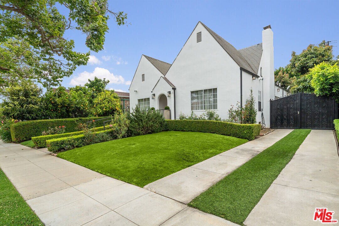 249 Canon Dr in Beverly Hills, CA - Building Photo