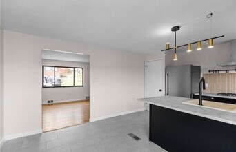 548B Firethorne Dr in Monroeville, PA - Building Photo - Building Photo