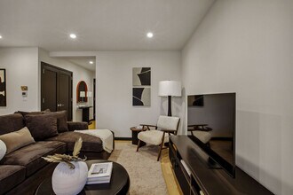 9 E 97th St in New York, NY - Building Photo - Building Photo