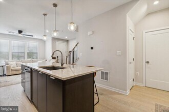 22318 Roanoke Rise Terrace in Ashburn, VA - Building Photo - Building Photo