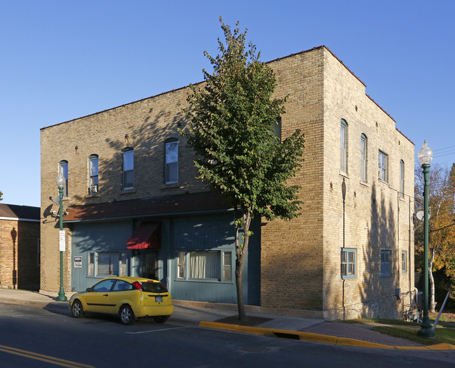 110 Elm St W in Norwood Young America, MN - Building Photo - Primary Photo