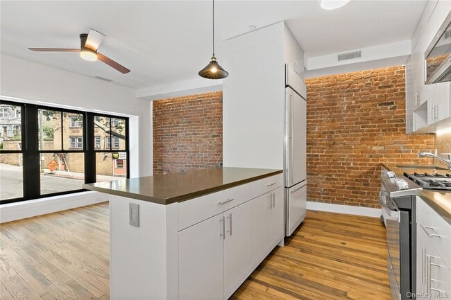 115 N Division St, Unit 2A in Peekskill, NY - Building Photo - Building Photo