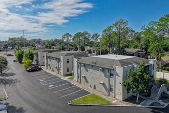 Henley Park Apartments in Orlando, FL - Building Photo - Building Photo