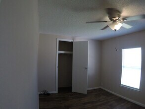 200 Raider Ln in Lumberton, TX - Building Photo - Building Photo