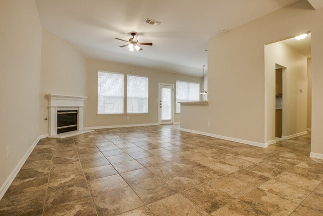 3821 Willowick Cir in Denton, TX - Building Photo - Building Photo