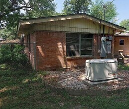 405 Azalea Dr in Baytown, TX - Building Photo - Building Photo