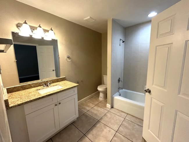 503 Hillside Ct in Brandon, FL - Building Photo - Building Photo