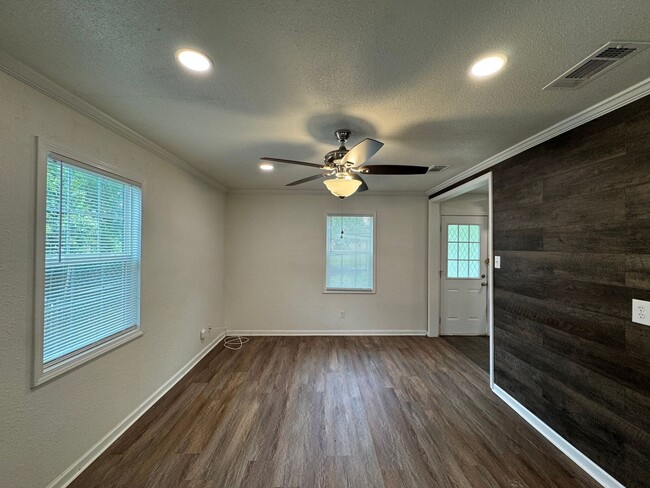 1410 E Barton Ave in Temple, TX - Building Photo - Building Photo