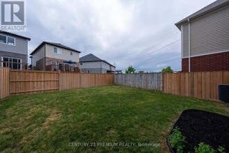 685 Doon S Dr in Kitchener, ON - Building Photo - Building Photo