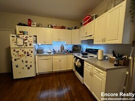 29 Littell Rd, Unit 15-4 in Brookline, MA - Building Photo