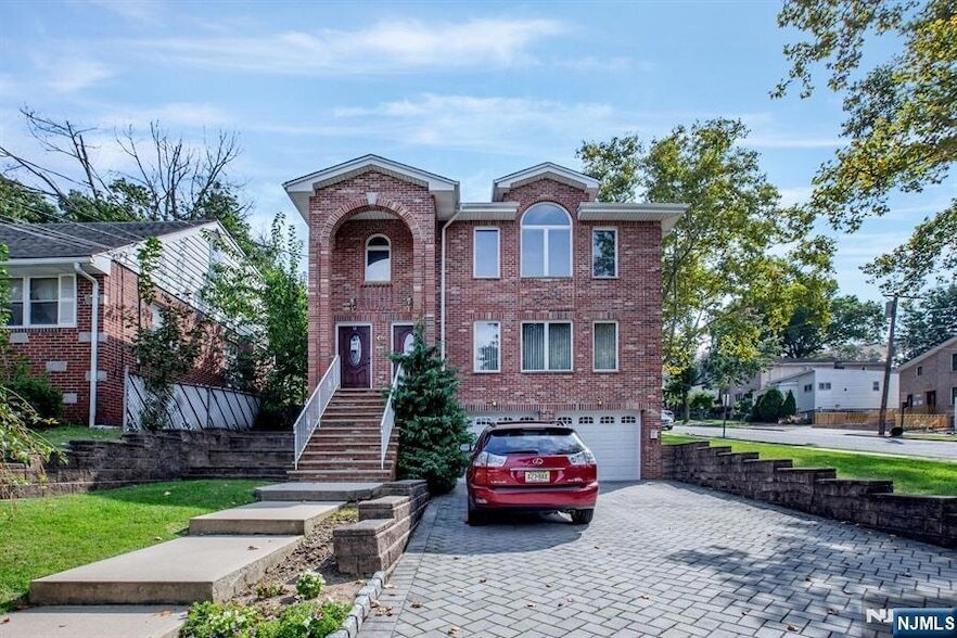 470 Chestnut St, Unit B in Ridgefield, NJ - Foto de edificio