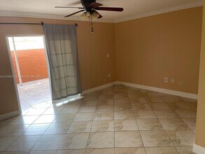10851 SW 6th St-Unit -5 in Miami, FL - Foto de edificio - Building Photo