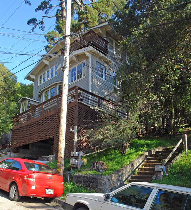 16 Lower Alcatraz Pl in Mill Valley, CA - Building Photo - Building Photo