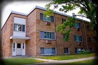 624 4th Ave SE in Minneapolis, MN - Foto de edificio - Building Photo