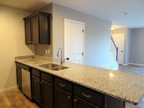 229 Lakeside Xing in Mount Joy, PA - Building Photo - Building Photo