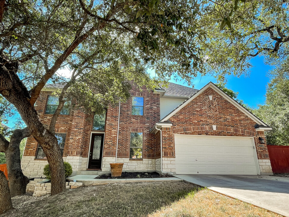 3210 Limestone Trail in San Antonio, TX - Building Photo