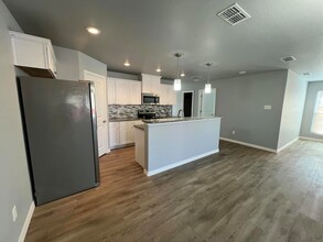 1215 N Chicago Ave, Unit Unit A in Lubbock, TX - Building Photo - Building Photo