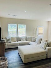 915 Falls Grove Trl in High Point, NC - Building Photo - Building Photo