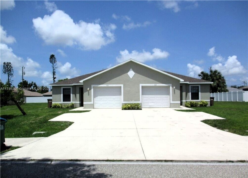 510 SE 24th Ave-Unit -510 in Cape Coral, FL - Building Photo