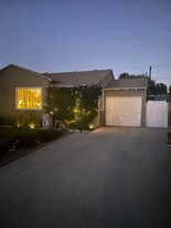 1460 N Rose St, Unit Guesthouse in Burbank, CA - Building Photo