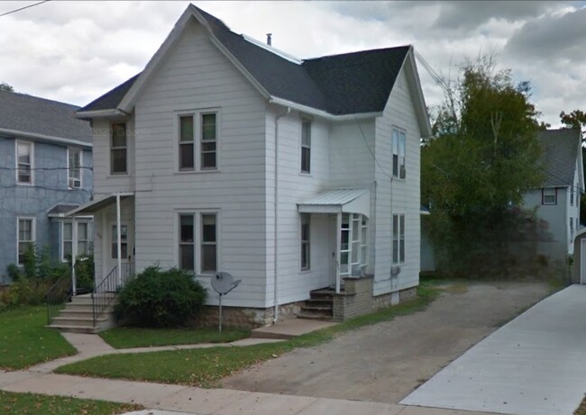 property at 526 N Durkee St