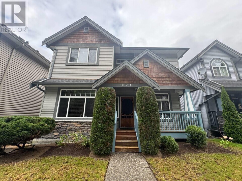 10321-10244 244 St in Maple Ridge, BC - Building Photo