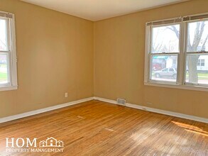 107 4th Ave SE in Mapleton, MN - Building Photo - Building Photo