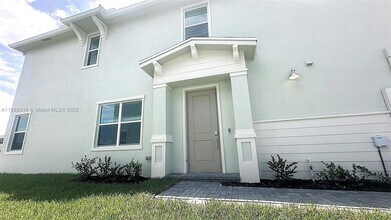 538 Rivergrass St in Port St. Lucie, FL - Building Photo - Building Photo