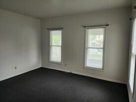 319 N Hamilton St, Unit 102 in Painted Post, NY - Building Photo