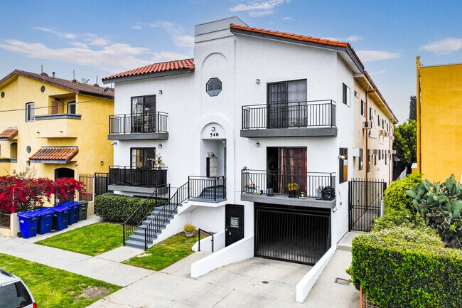 Renovated Townhome Apartments in Prime Vir