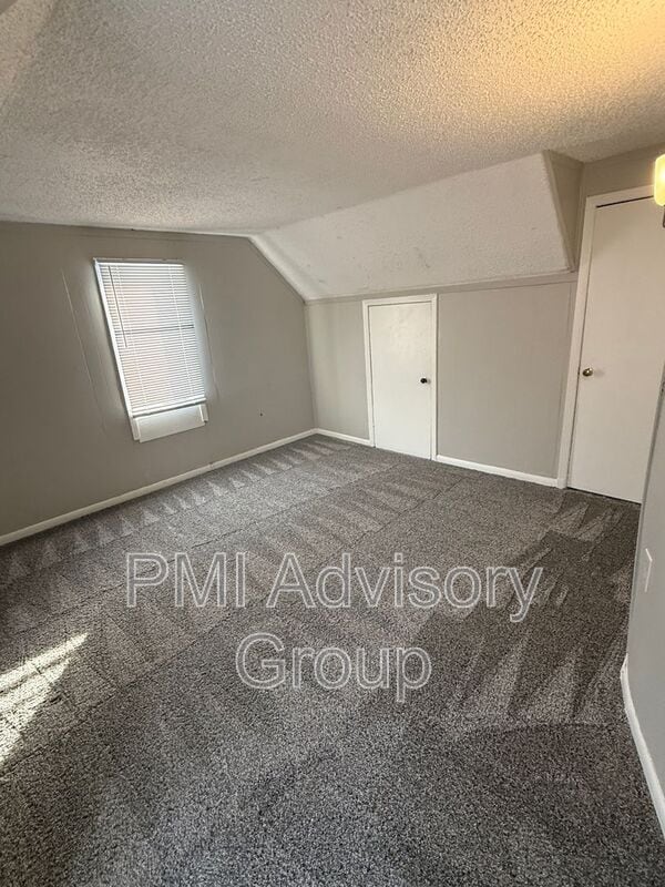 property at 2027 SW Van Buren St