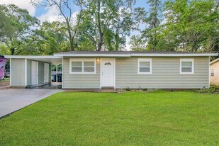 2003 Jackson Bluff Rd in Tallahassee, FL - Building Photo