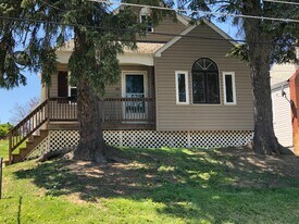 435 Highfield Ave in Canonsburg, PA - Building Photo