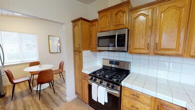 1155 Bieber Ave, Unit Room #3 in Menlo Park, CA - Foto de edificio - Building Photo