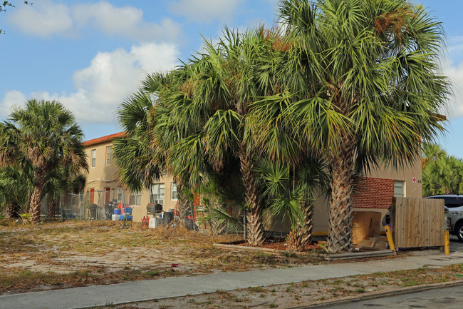 618 6th St in West Palm Beach, FL - Building Photo - Building Photo