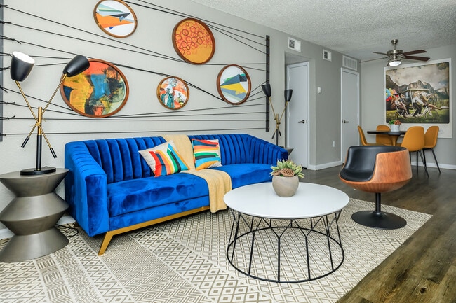 Orbit in Austin, TX - Foto de edificio - Building Photo